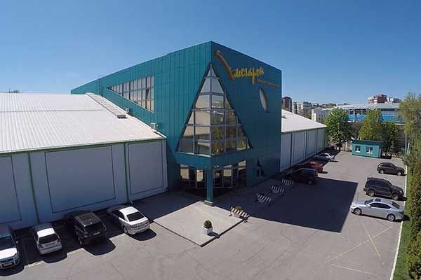 Будівництво тенісного корту «Мегарон»